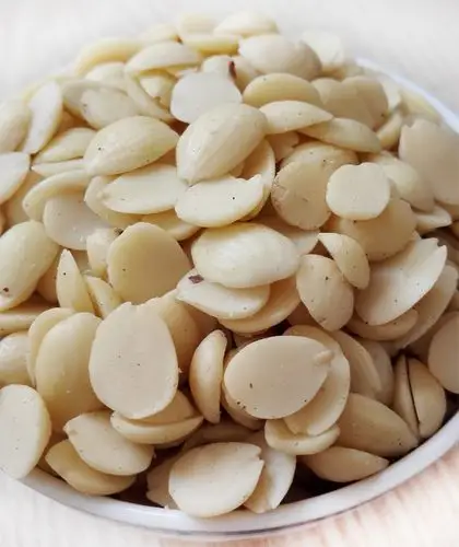 桃仁 中药材 精选 无硫 桃仁 去皮 纯天然 山 桃仁50g 一斤包邮