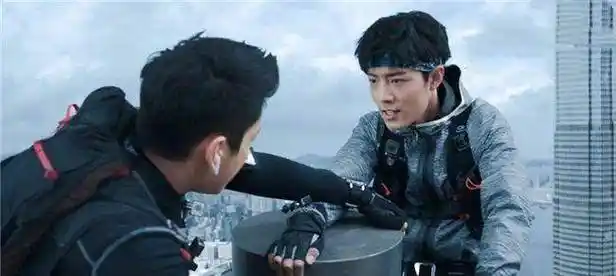 《捉妖记》,而那个时候咱们的肖战饰演永宁村的一个小妖,说好听点是