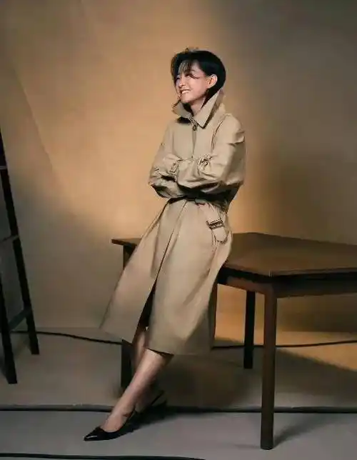 贾玲被质疑体重反弹,最新代言照曝光!网友傻眼了_减肥_电影_喜剧