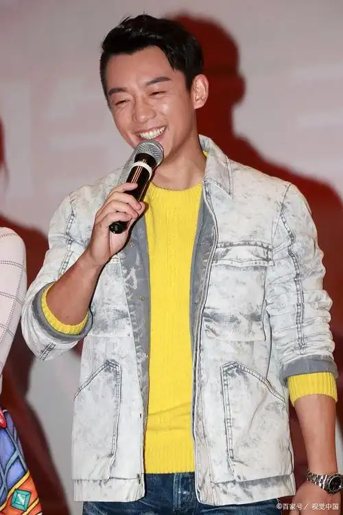 郑恺回应身高热议:倒也不用那么高大,都出画了