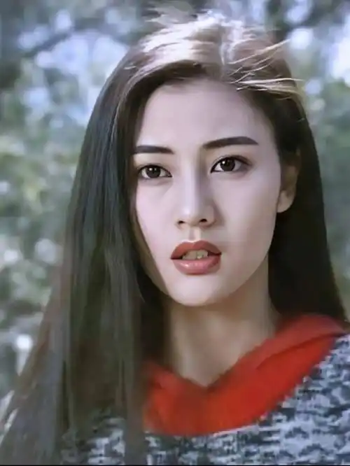 盛世美颜,香港第一美女李嘉欣:时光美人的传奇之路