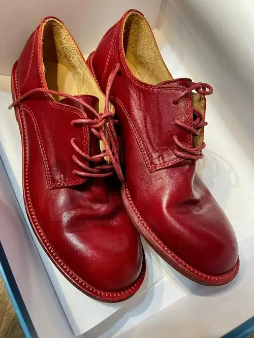 推荐这是不是你一直在找的宝藏红色小皮鞋