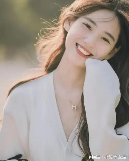 阳光灿烂的微笑,睁开眼睛的一瞬间看到,你会有一整天的好心情!