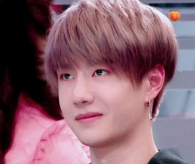 王一博.感觉笑起来真的很苏(*/ω*)