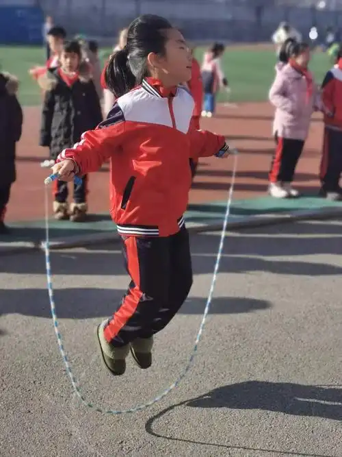 龙凤小学跳绳,拔河比赛