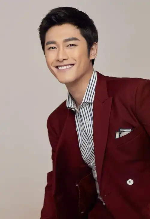 《琉璃》的副宫主,因《流星雨》走红,曾和赵丽颖演大尺度戏