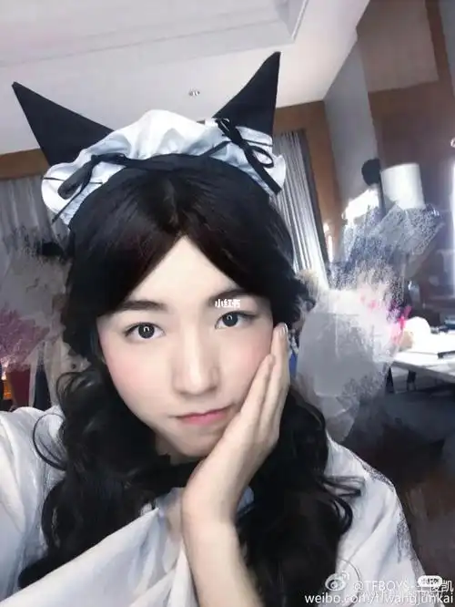 王俊凯女装vs马嘉祺女装