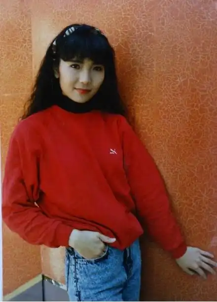 赵静仪结婚了吗老公是谁 她年轻时候的照片组图