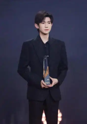 王源z世代领军音乐人