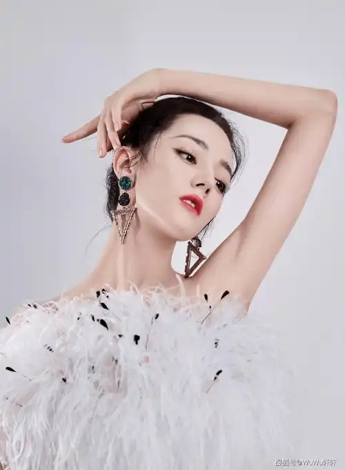 31岁迪丽热巴,饱满性感韵味十足!