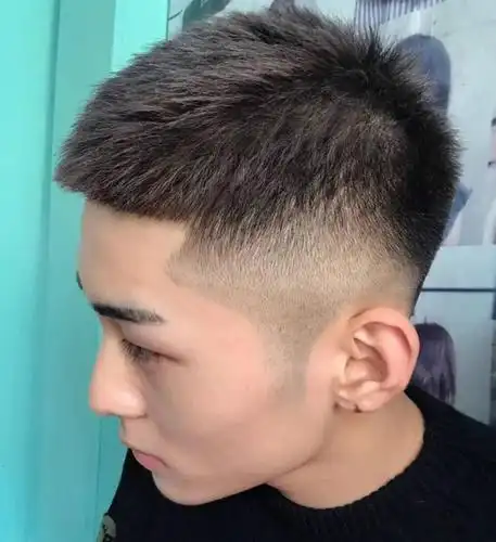下面这组2021亚洲男生发型流行趋势,或许能帮你成为更好的自己!