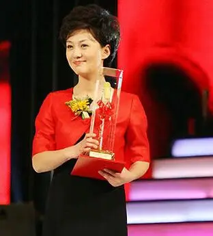新闻联播主持人海霞个人资料和图片