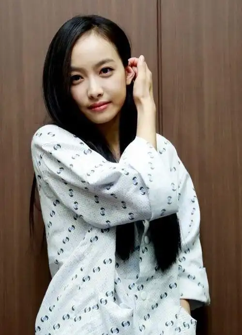 宋茜个人资料及照片(本可以靠颜值大火,偏偏要靠演技,宋茜这些年到底