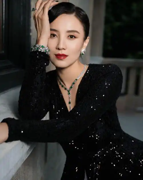 原创事实证明42岁未婚未育的宋佳已走上女演员的另一条道路