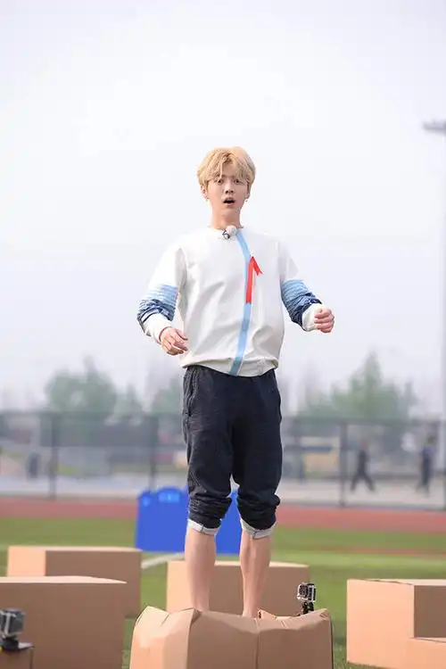 《奔跑》本周爆幕后猛料 鹿晗彻底放开邓超被热巴堵嘴