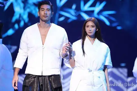 你说的那几个还真的不如胡美丽,但是高以翔一出,绝对秒的胡美丽骨头