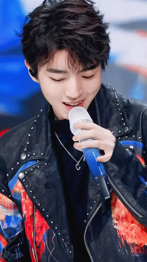 青春少年王俊凯帅气魅力写真