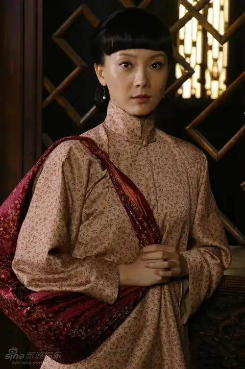 资料图片铁梨花剧照陈数百变造型8