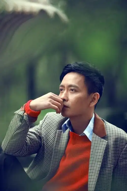 但他凭借舞台剧《南海十三郎》获得台湾电影金马奖最佳男演员