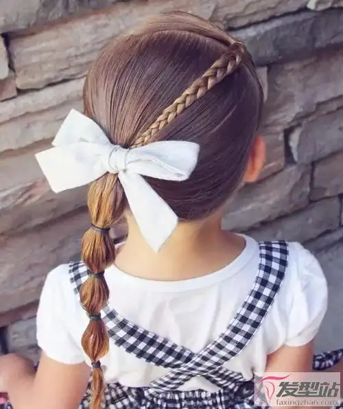 适合小女孩的泡泡辫扎发 这么扎头发软萌又可爱_发型站_最新流行发型