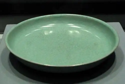 汝瓷是我国宋代"汝,官,哥,钧,定"五大名瓷之一.名瓷之首,汝窑为魁.