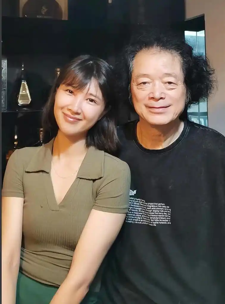 当红女星奚望:爱继父也爱生父,离婚最对不起年幼的女儿 - 情感资讯(主