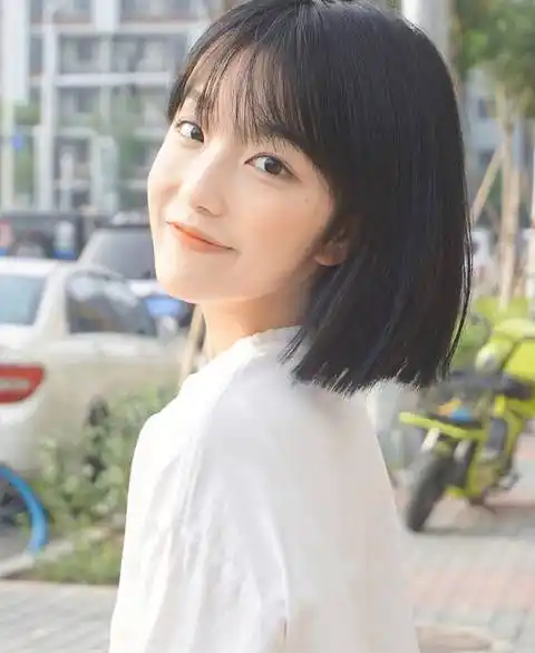 适合瓜子脸的短发女学生5