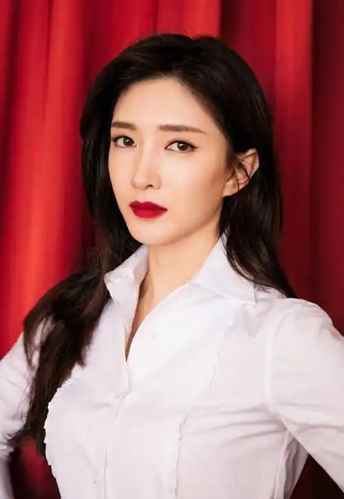 江疏影上热搜,被曝为已婚富豪生下儿子,曾海南与富商约会_什么_关系