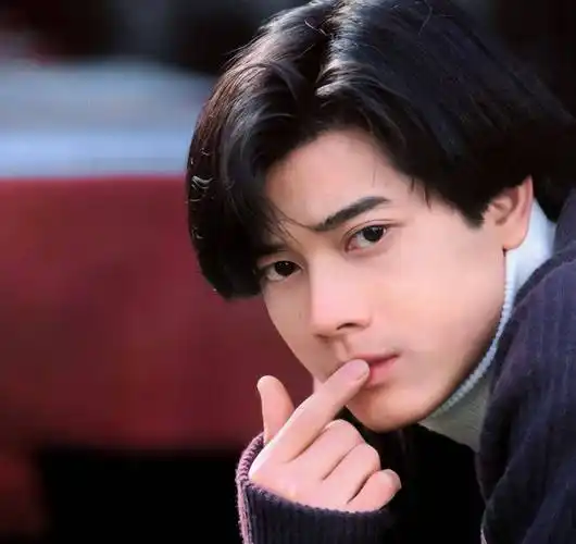 郭富城罕见旧照:年轻时浪到飞起,看照片就知道资本在哪_天王_本人