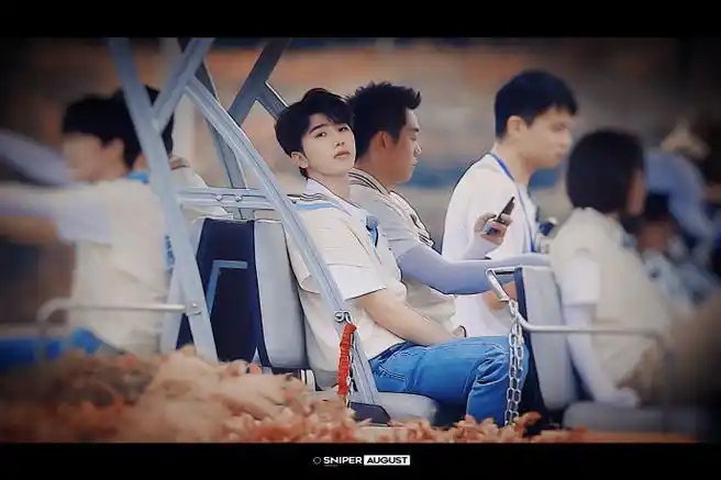 蔡徐坤奔跑吧稻田路透##奔跑吧蔡徐坤