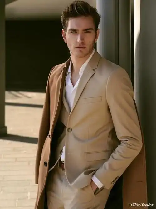 giorgio armani 的最新男模特,拍摄了 giorgio armani 高端西装定制线