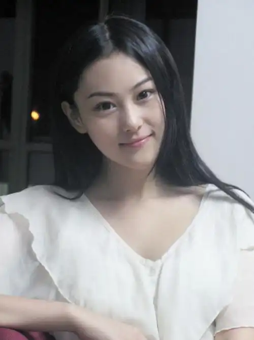 张馨予,内地人气影视演员.