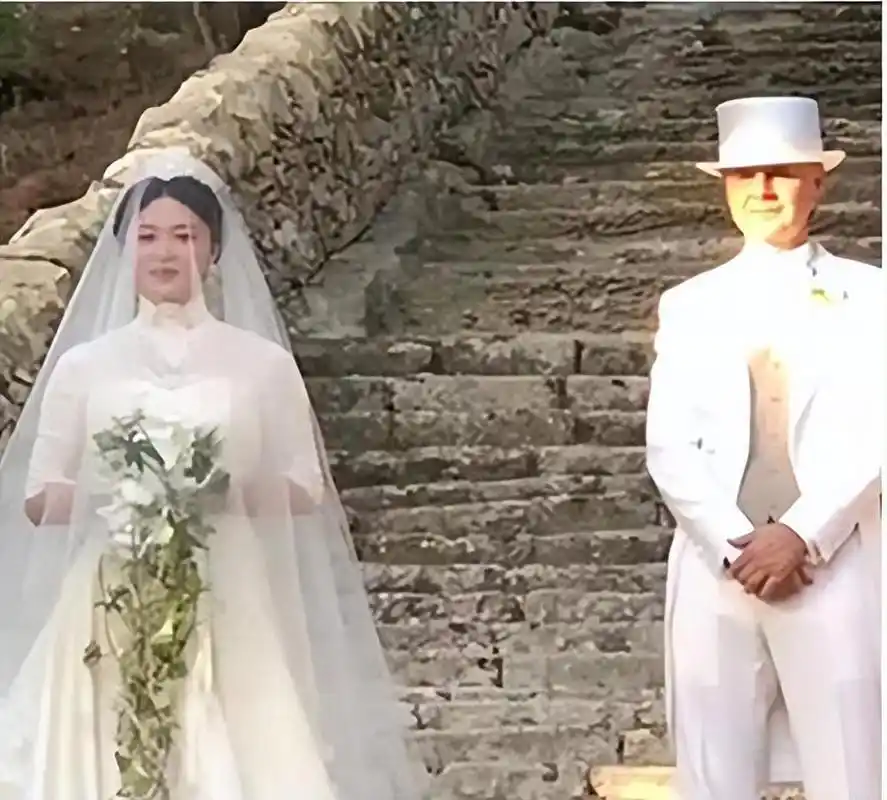 回顾金星和妻子结婚10年离婚时已是女儿身再婚后被丈夫宠成宝