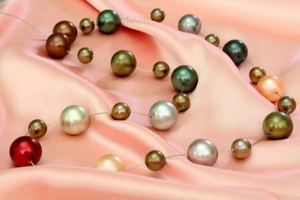 珍珠,多彩的珍珠项链.