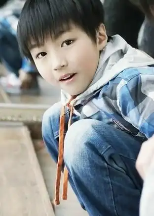 【图】王俊凯刚出生的样子 撞脸86年校草