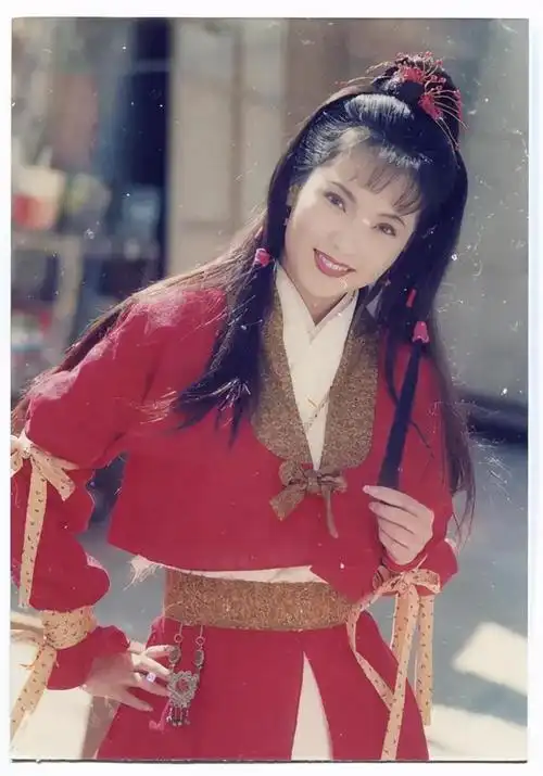 《神雕侠侣》25年:还记得"郭芙"吗,如今下巴"尖"得认不出