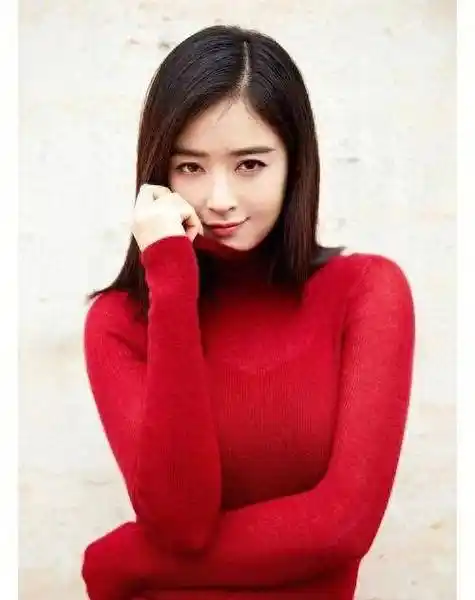 蒋欣从北漂少女到当红女星她的奋斗历程让人敬佩