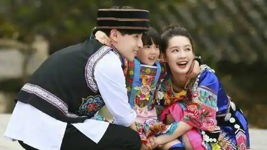 两次被问及杨紫的美貌,邓伦都给予否定,网友:我伦也是耿直啊!