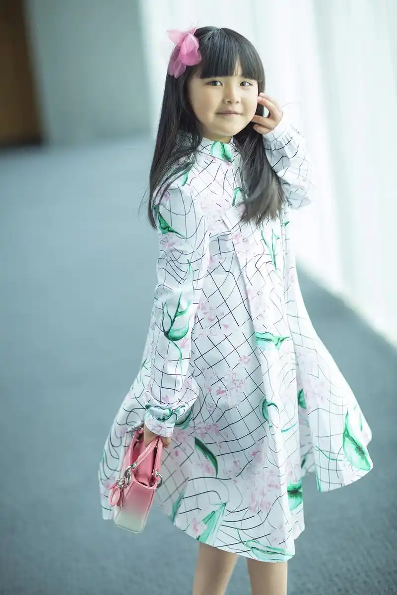 王诗龄儿童节写真可爱爆棚