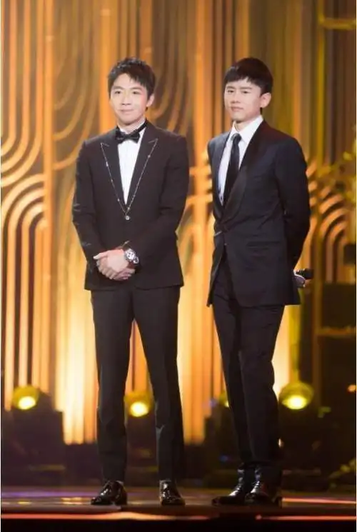 俞灏明因拍戏脸部烧伤前后对比惨烈但是好友张杰对他不离不弃