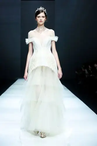 绝设 中国 苏州 走秀(runway) 2018/19秋冬 女装 薄纱长裙