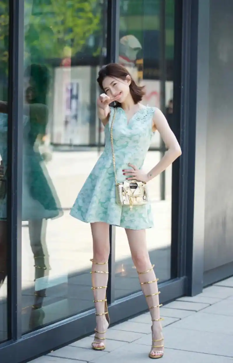 江疏影 绑腿高跟鞋 大长腿