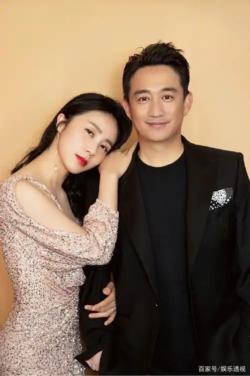 黄磊p图前后差异大,被调侃修图师下手太狠,42岁孙莉却受尽赞扬