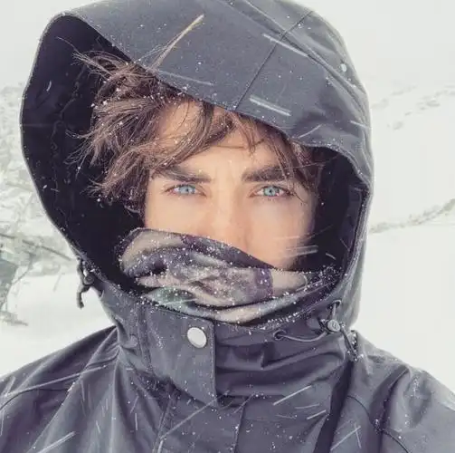 肌肉男:成熟肌肉男欧美大叔阳光帅哥生活自拍度假ins照片-小虾米