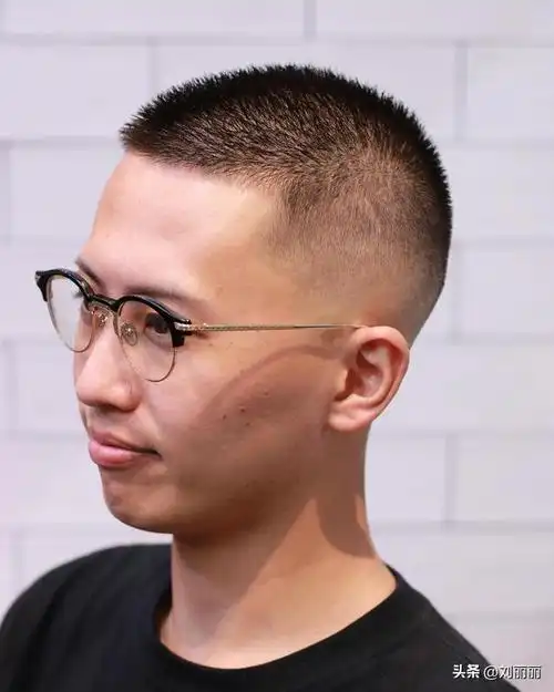 男短发发型图片,2023男士发型别乱剪,要剪就剪这15款,帅到停不下来
