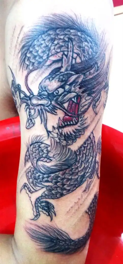云中龙_作品展示- 神纹堂大纹身馆