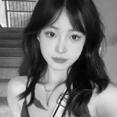 黑白女生头像图片真人