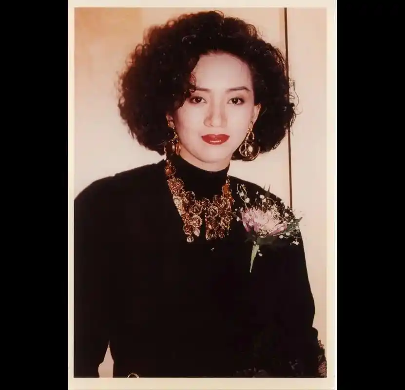 梅艳芳的一些罕见照片拍摄~#梅艳芳 #港风美女 #芳华绝代 - 抖音