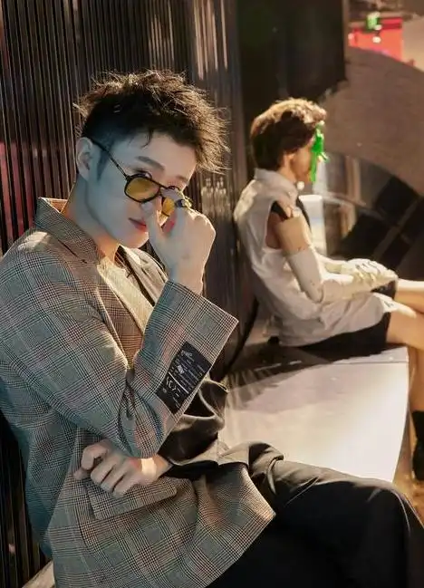 王勉照片壁纸高清图片竖屏图片大全_布阁拉