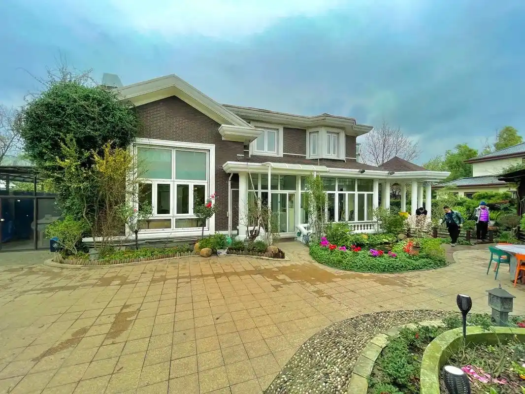 9号线地铁口500米,独栋别墅.【泗泾颐景园】 建筑面积:3 - 抖音